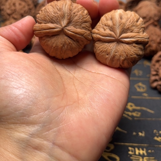 38尺球宝有暗黄有色差