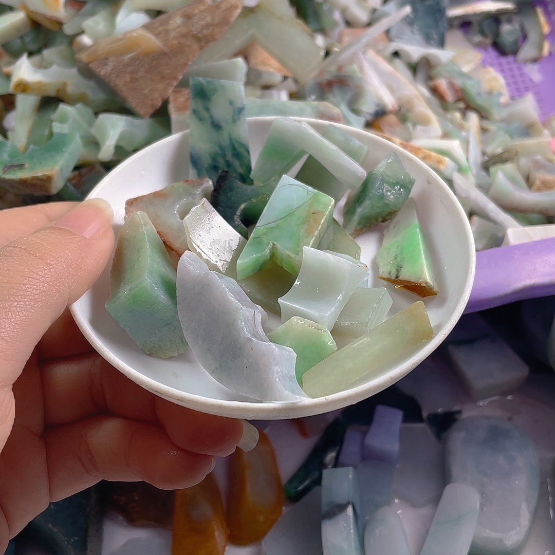 颈饰未镶嵌翡翠陈***觉