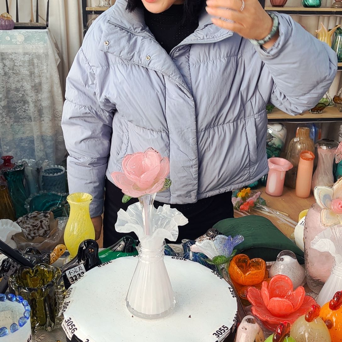 1瑕花1瓶家悦琉璃工艺品不完美