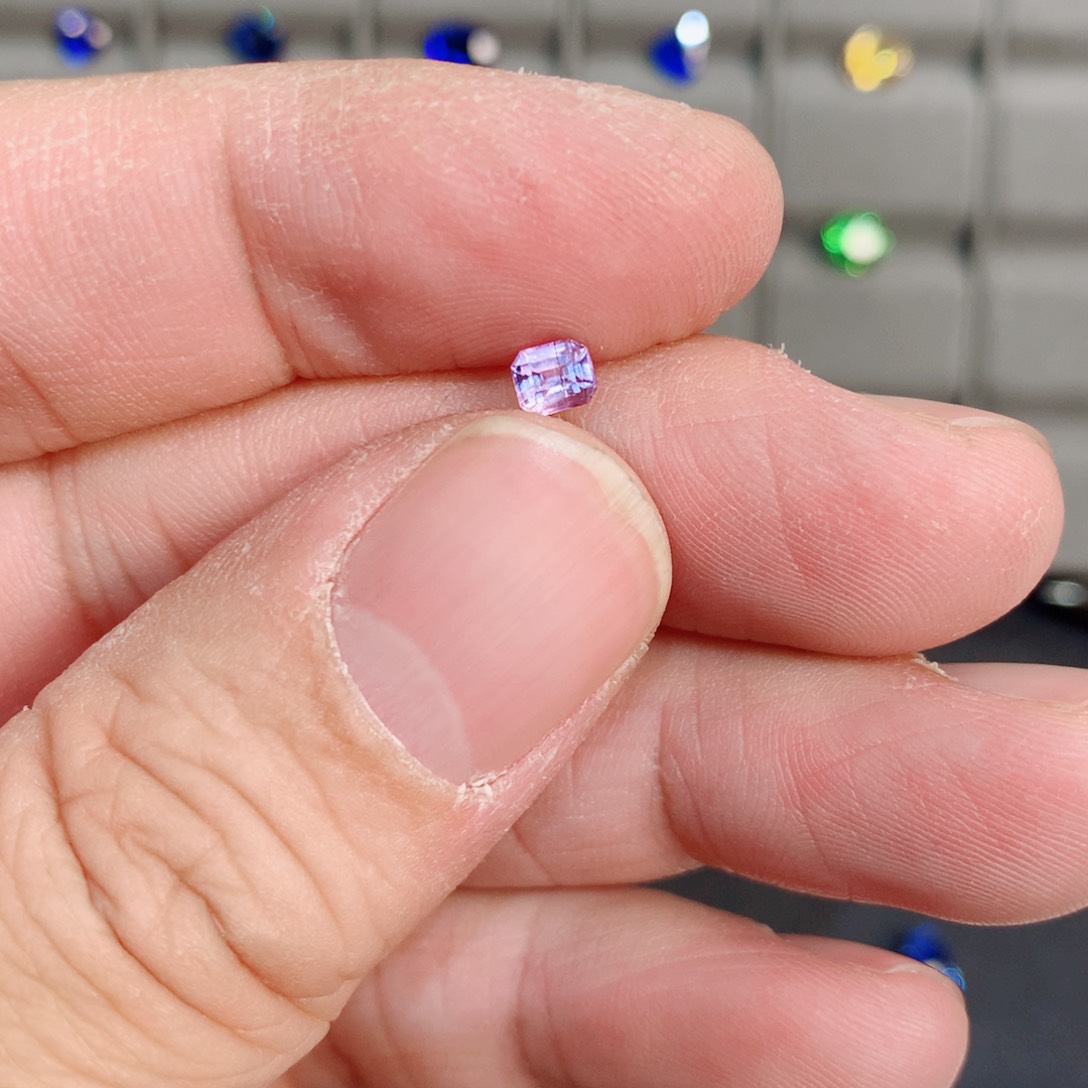 蓝宝石裸石未镶嵌0.38ct 无烧仙女紫蓝宝石