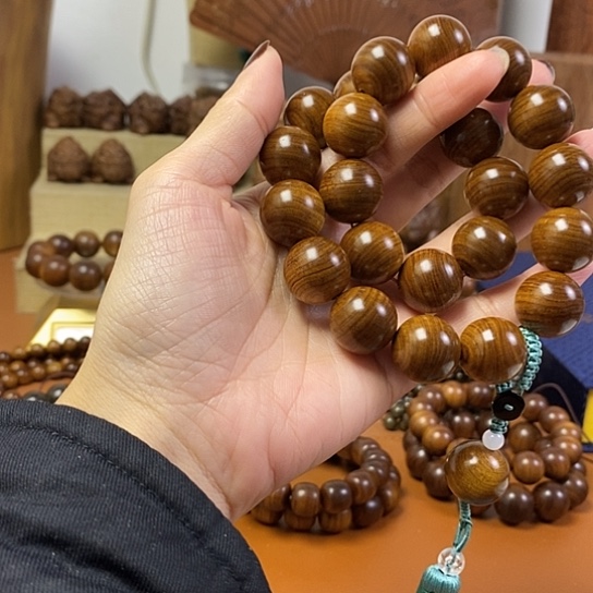 老山檀香黑肉沉水1.8手持