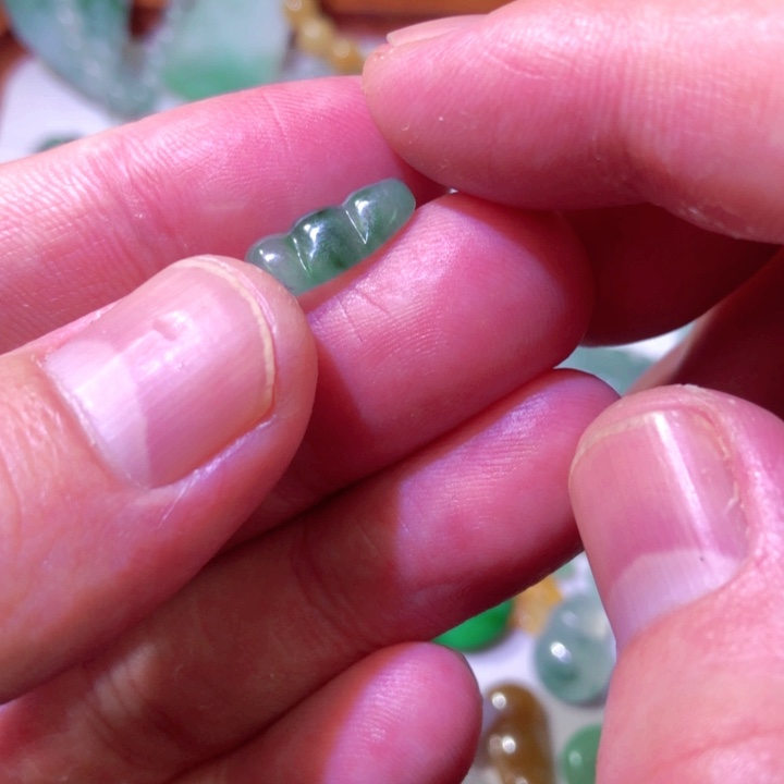 翡翠未镶嵌颈饰天然a货翡翠