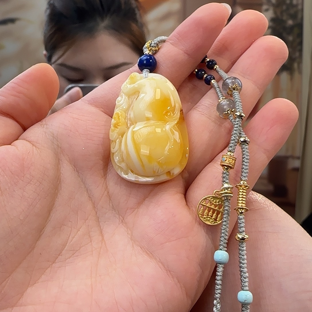 蜜蜡未镶嵌吊坠(赠链)