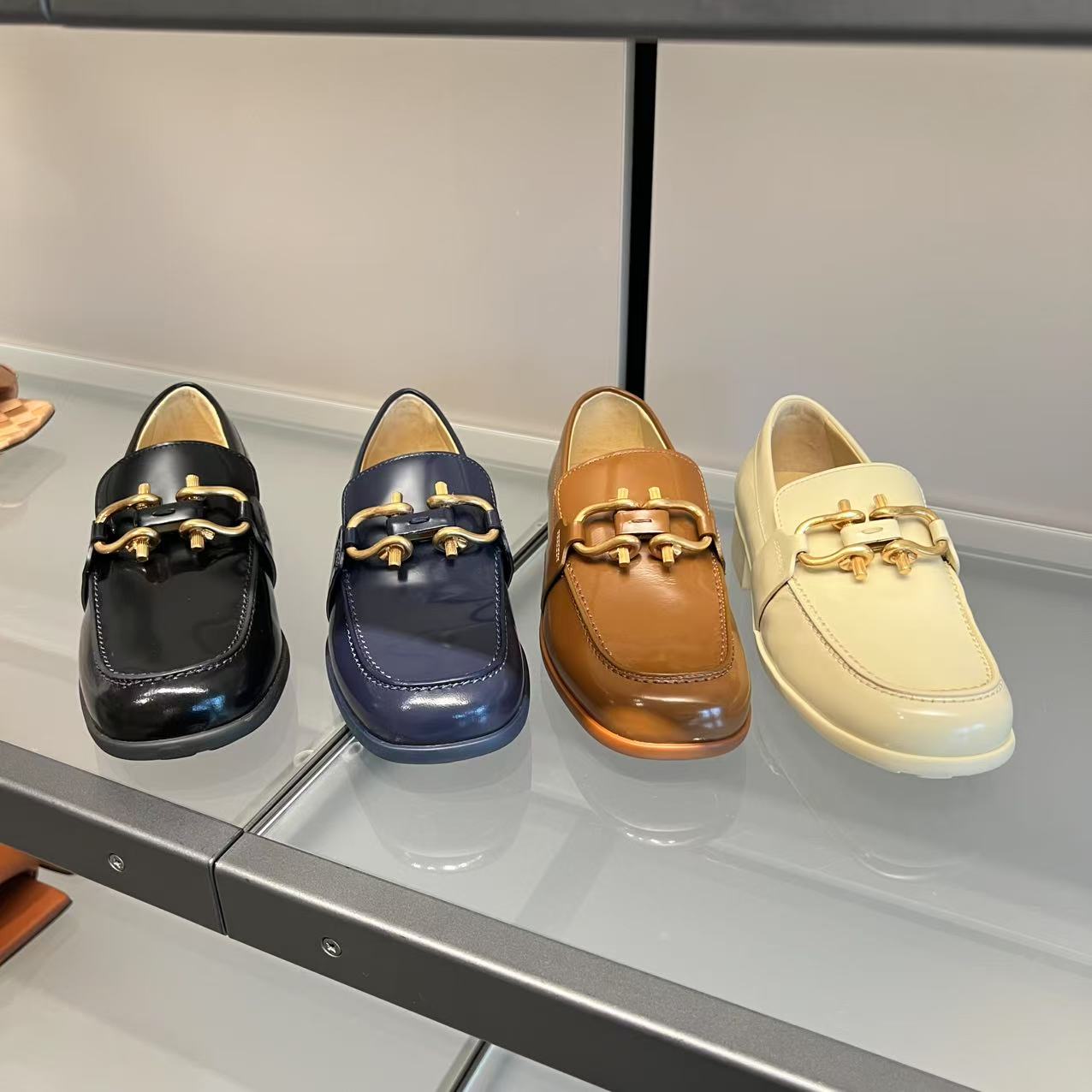 未使用 BOTTEGA VENETA/葆蝶家 /七七/扣头乐福鞋四色