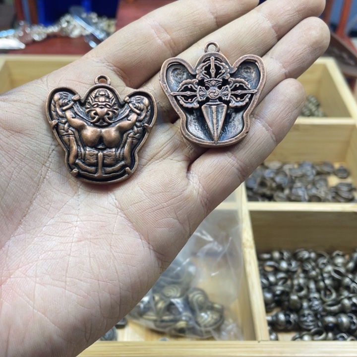 藏传大棚鸟紫利马两个