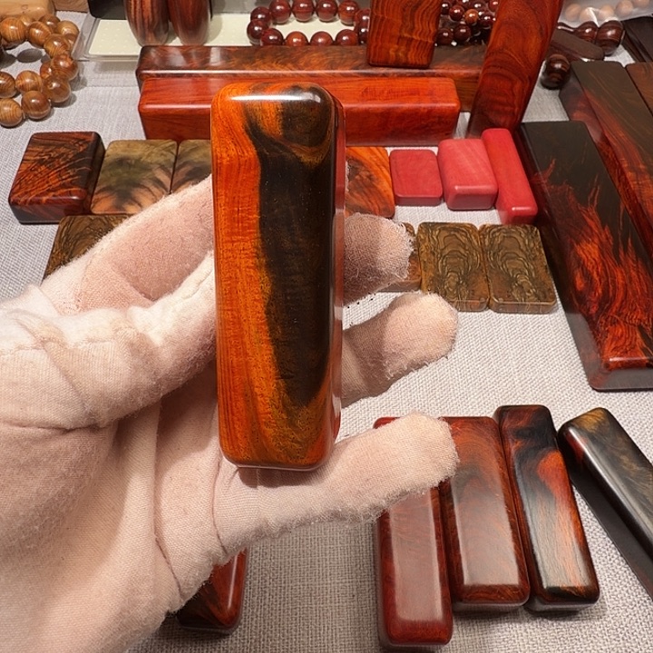 6***铁交趾黄檀（大红酸枝）