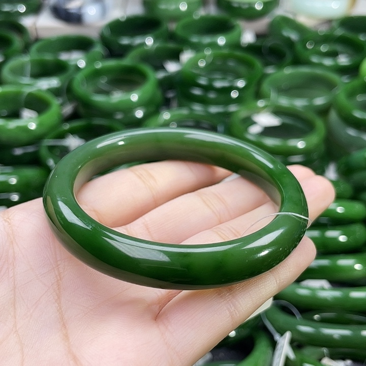 未镶嵌手镯和田玉（碧玉）