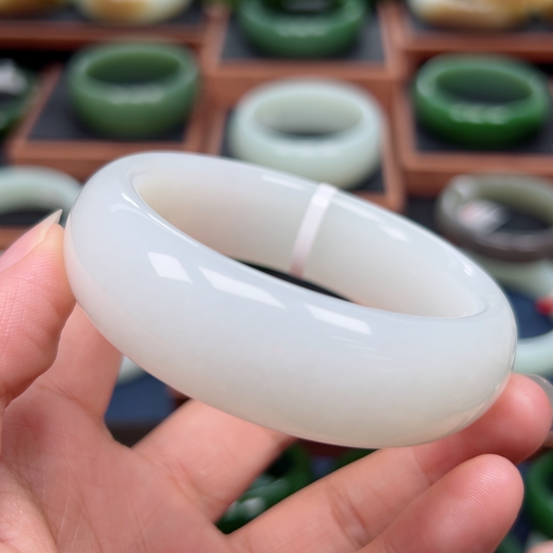 未镶嵌手镯和田玉