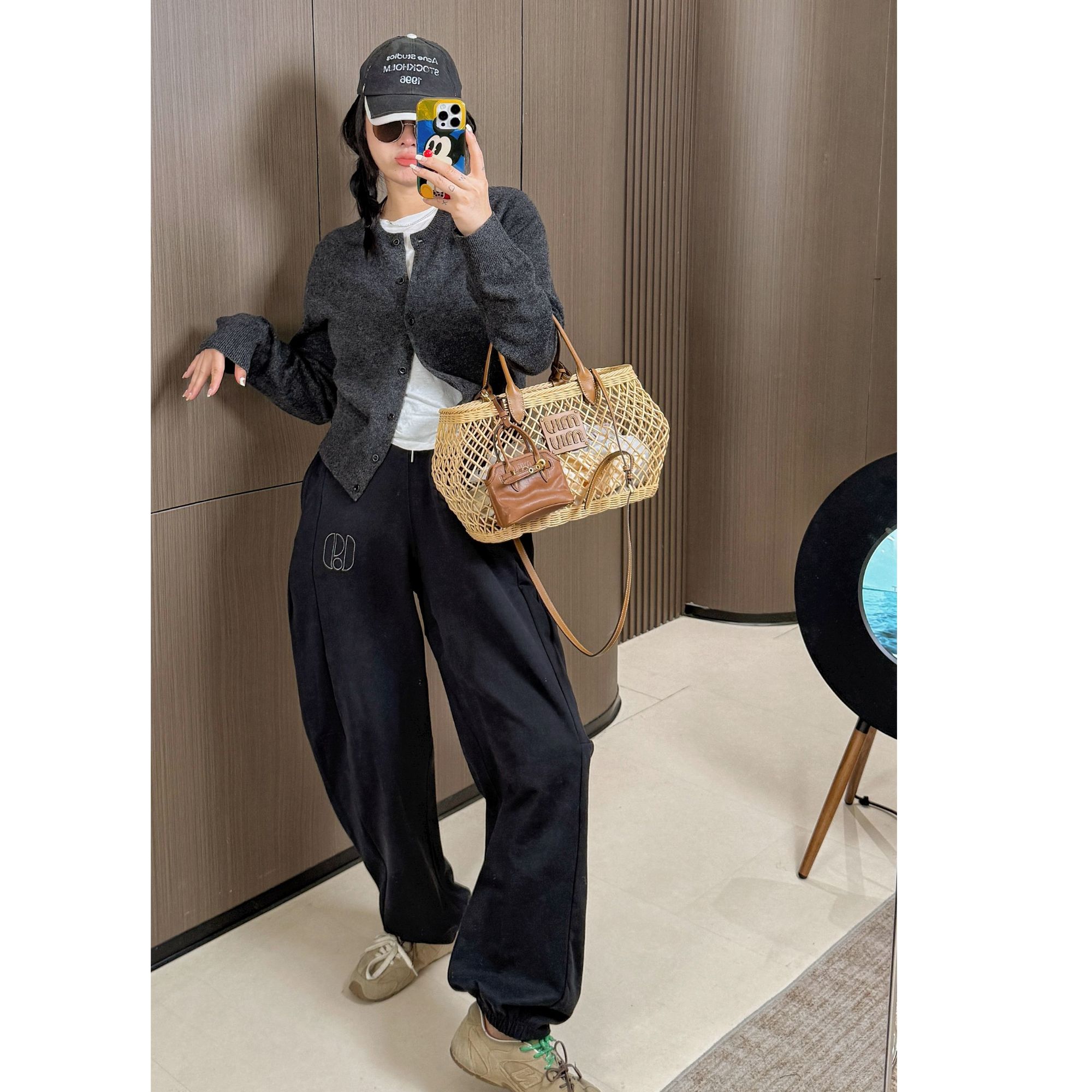 【菲儿推荐】时尚新款卫裤女装秋季休闲裤运动裤宽松束脚直筒裤子