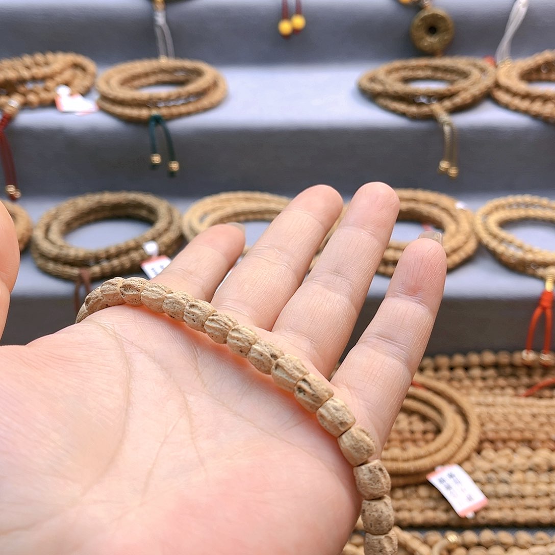 柏香籽/百香籽吊坠指**?