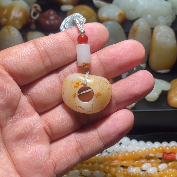 和田玉未镶嵌珠宝奇石