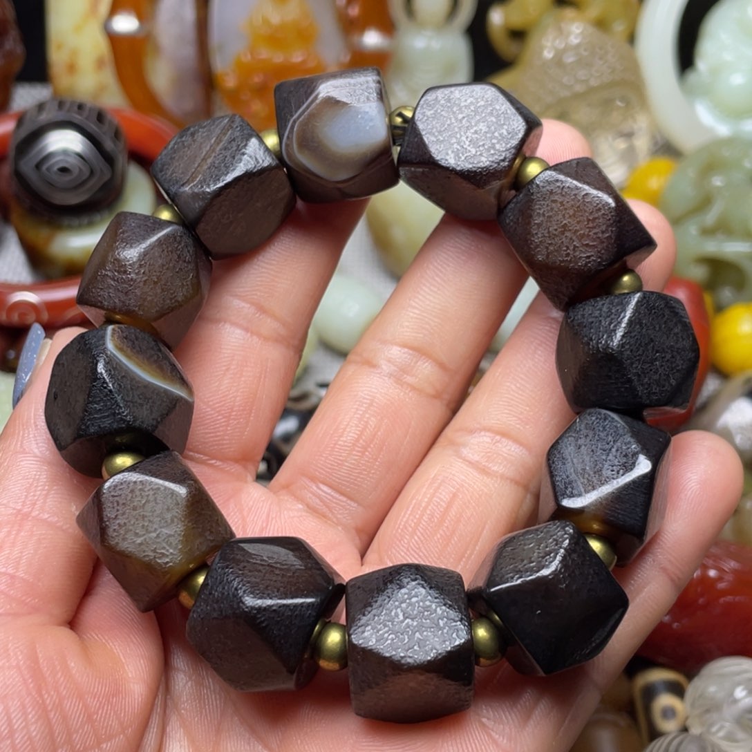 玛瑙/玉髓颈饰未镶嵌