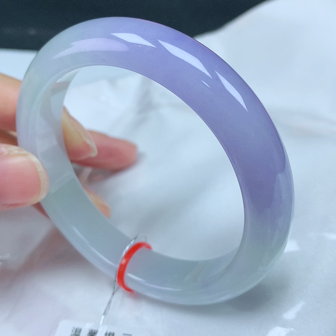 翡翠手镯未镶嵌55圈