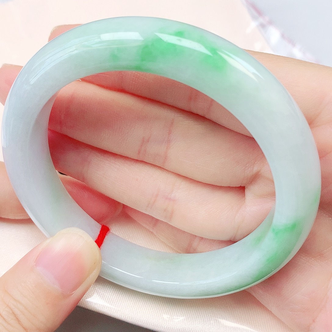 翡翠手镯未镶嵌抖音952