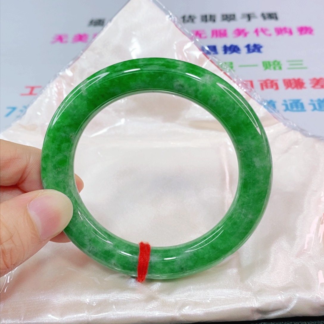翡翠手镯未镶嵌54-56圈口圆条