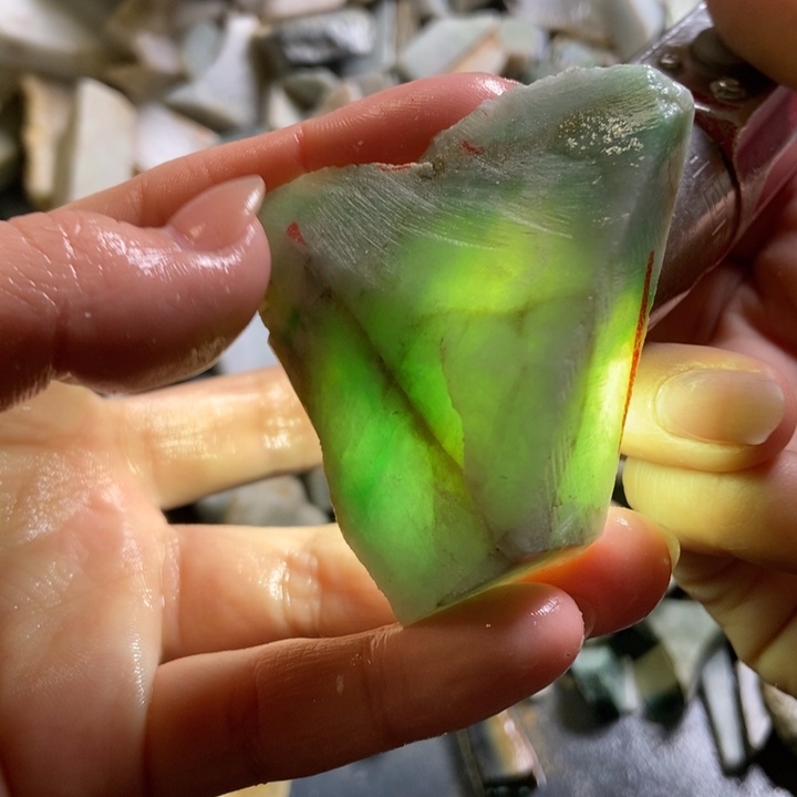 翡翠颈饰未镶嵌天然翡翠