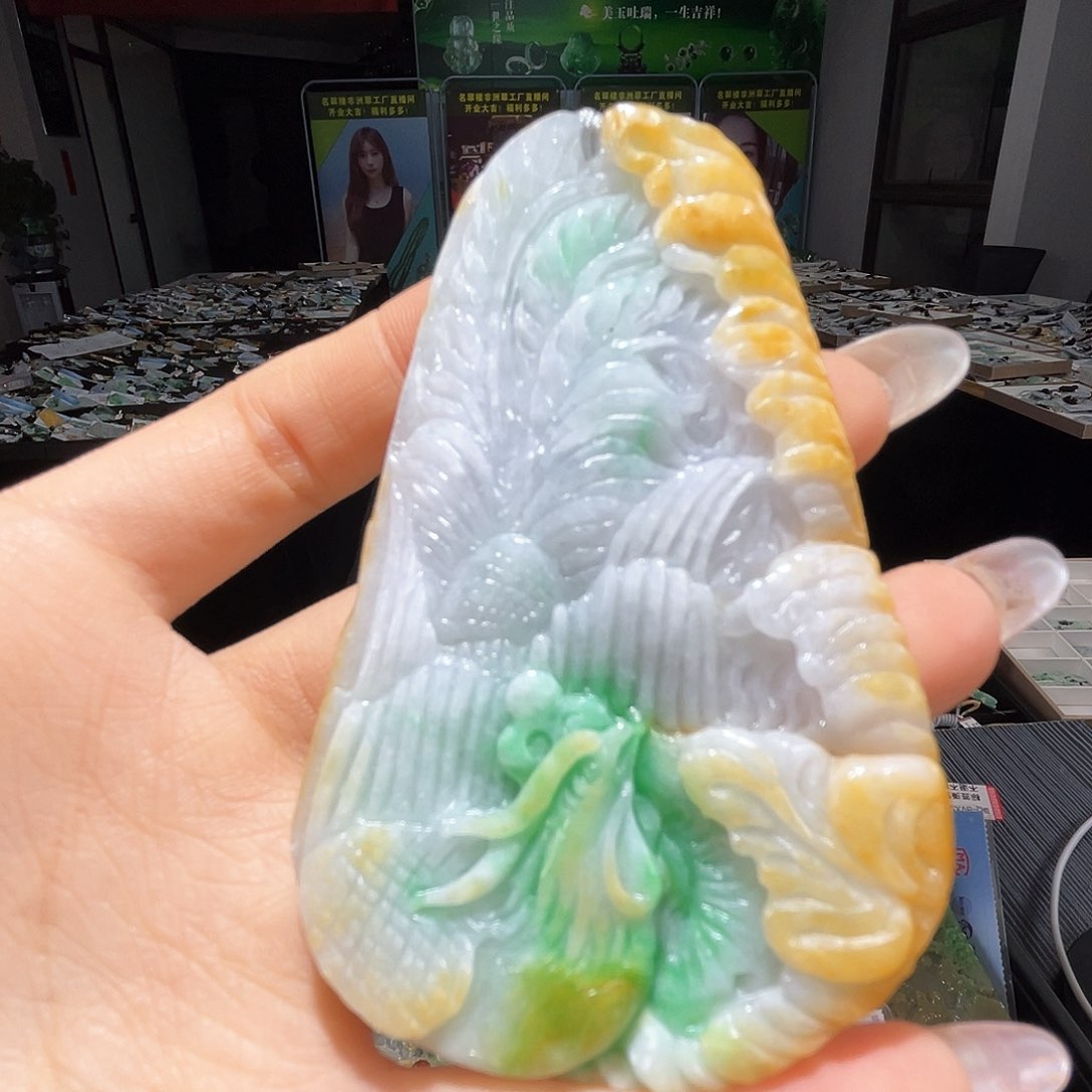 颈饰未镶嵌翡翠一