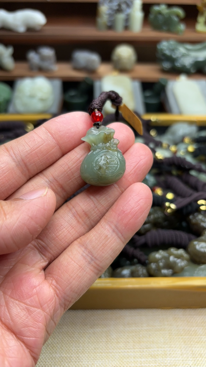 保真和田玉小福袋时尚吊坠百搭精雕拍一发一手工精致气质