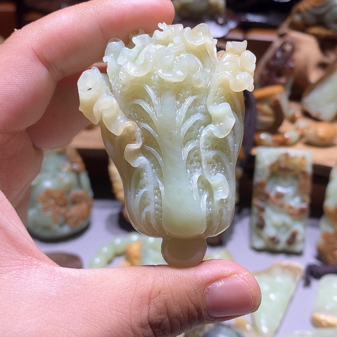 岫岩河磨玉（透闪石质玉）珠宝奇石未镶嵌