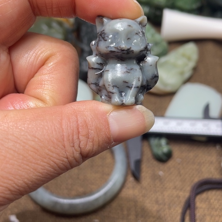 四***草和田玉未镶嵌挂件