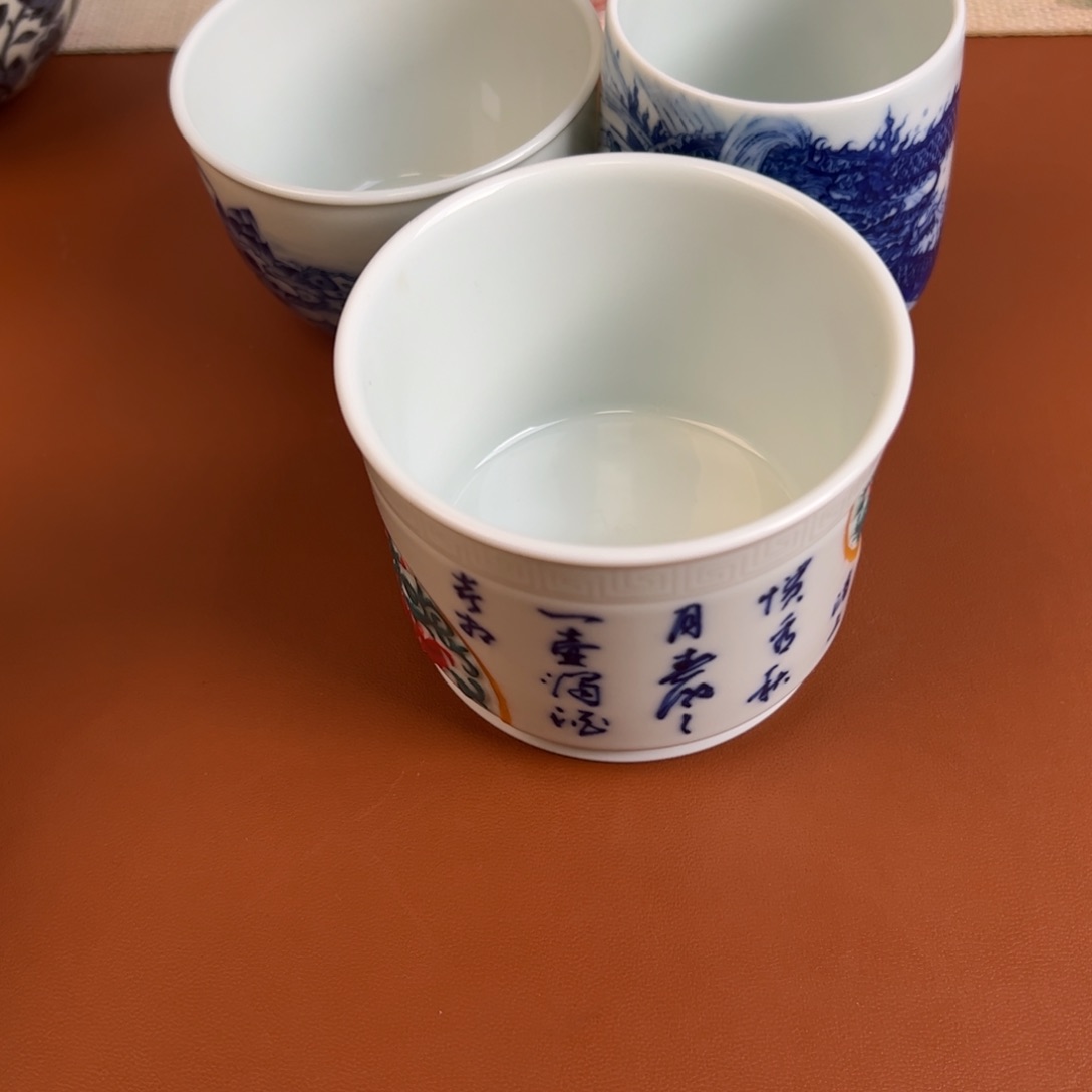 瓷片是***家景德镇瓷器手工手绘