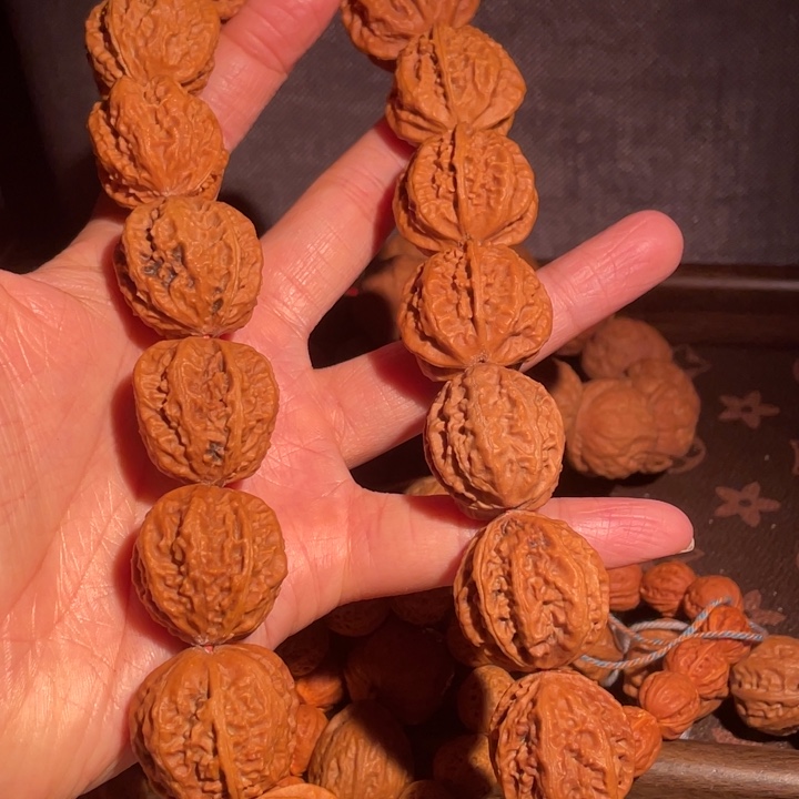 文玩核桃手串…………18