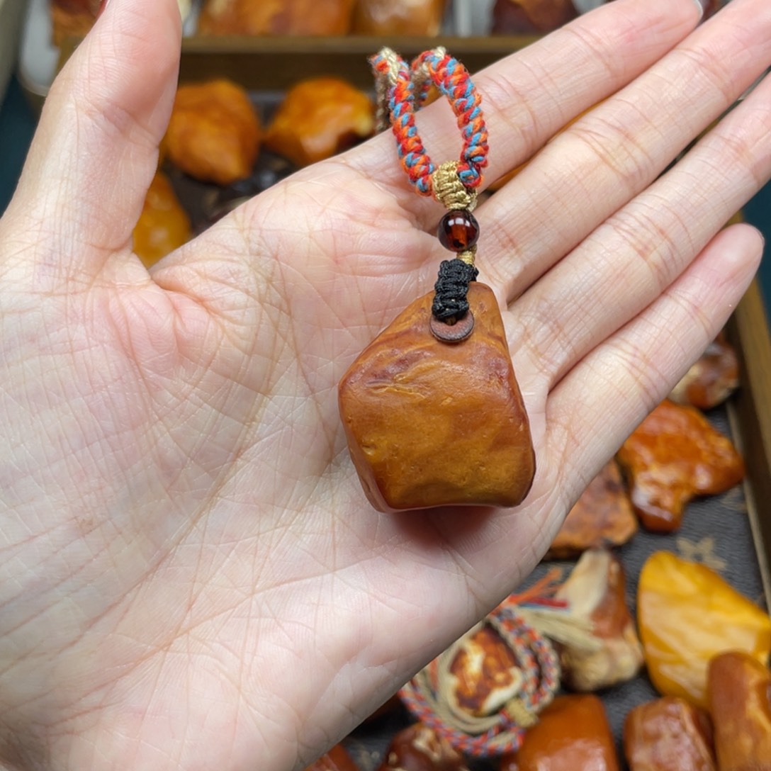 琥珀未镶嵌珠宝奇石