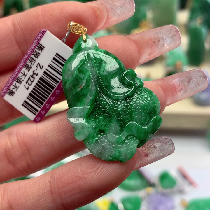 翡翠颈饰18K金镶嵌翡翠