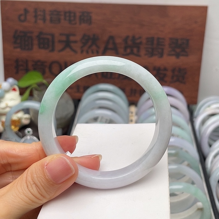 翡翠未镶嵌手镯55.6正圈