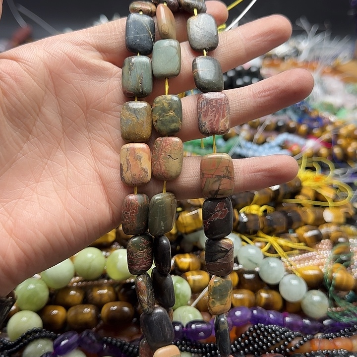 玛瑙/玉髓未镶嵌珠宝半成品一条13x18mm毕加索