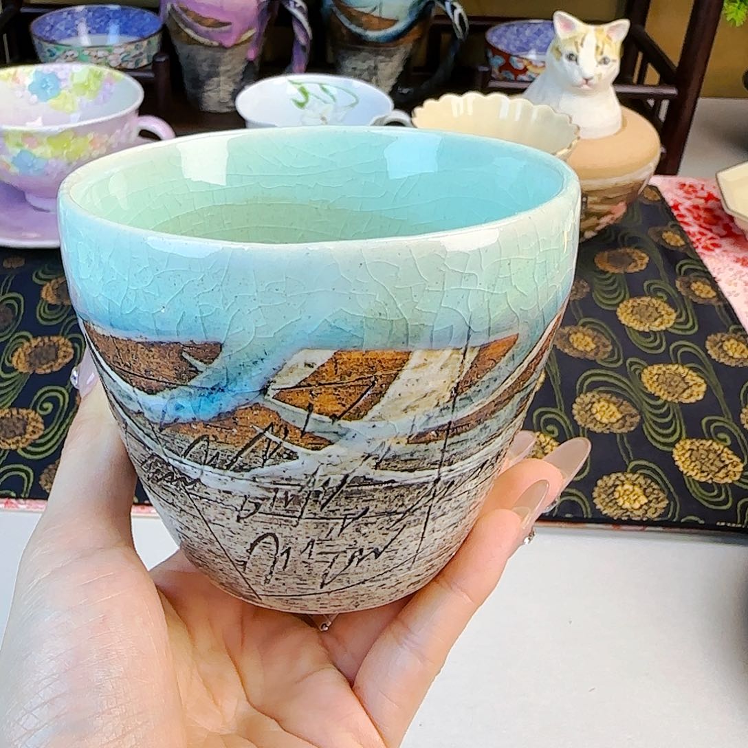 他家茶具瓷器真美！