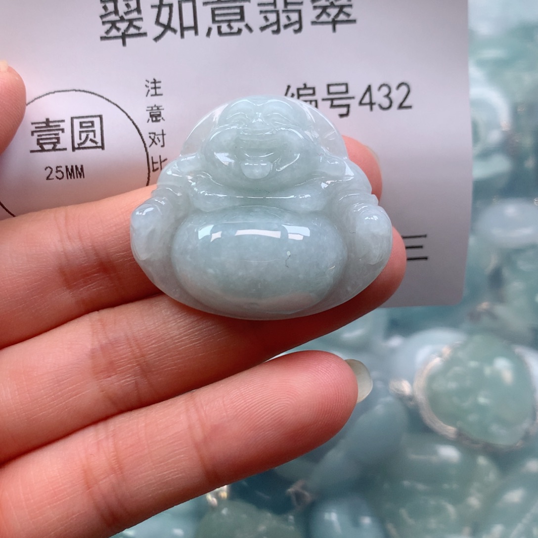 翡翠颈饰未镶嵌天然翡翠432