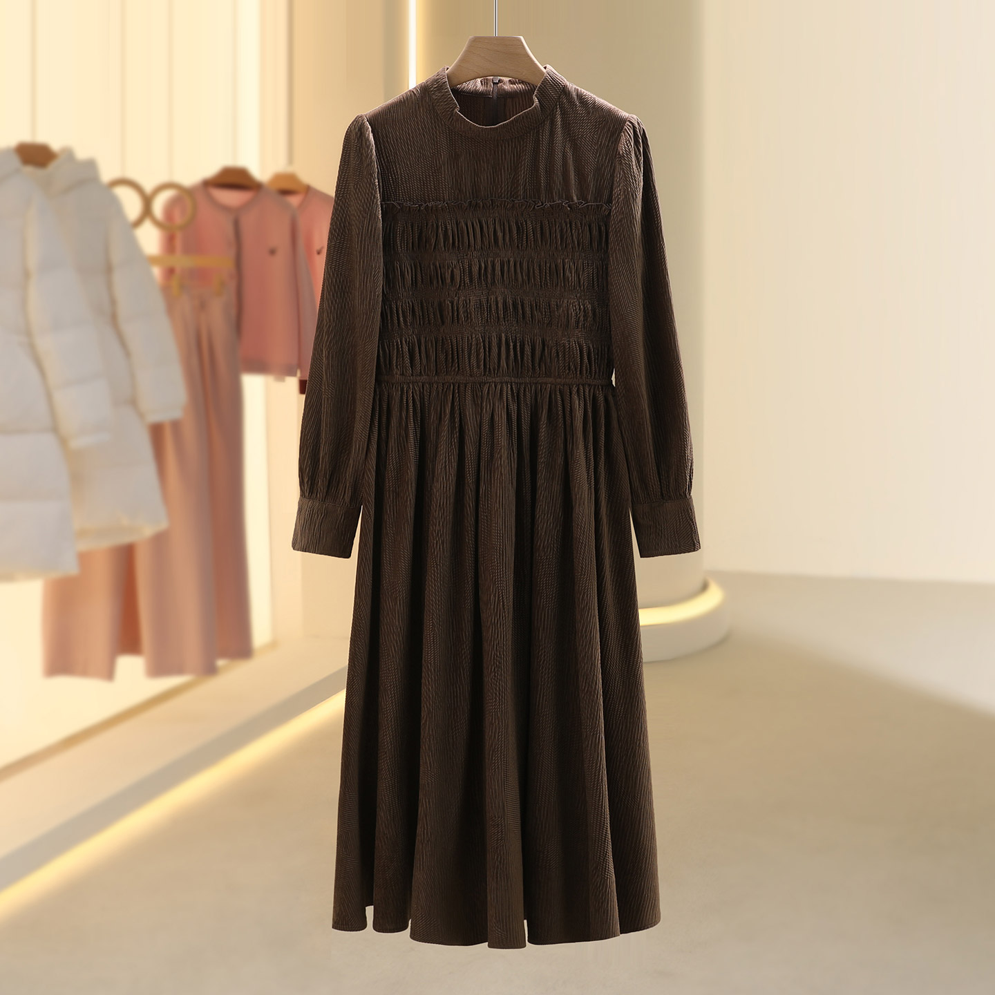 【M美】轻熟风洋气显瘦圆领连衣裙2025冬季新款撤柜女装