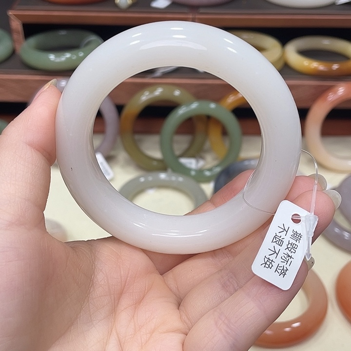 石英质玉（佘太翠）手镯未镶嵌?****.