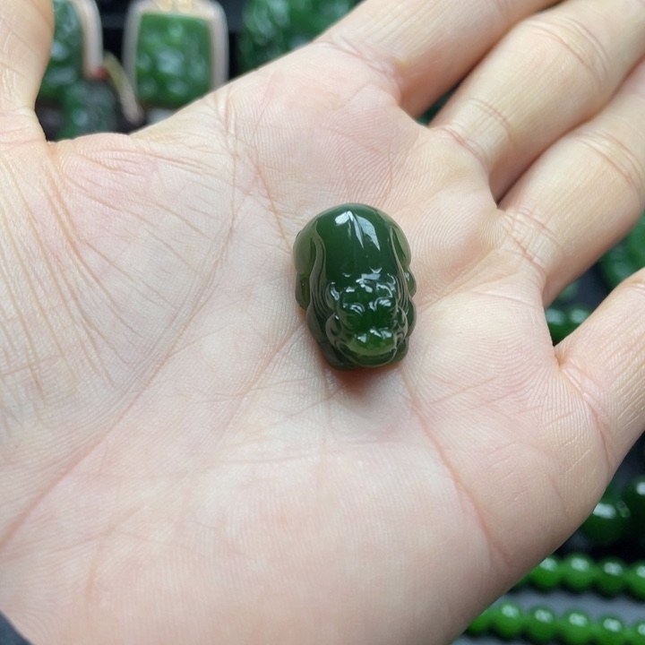 和田玉（碧玉）未镶嵌颈饰