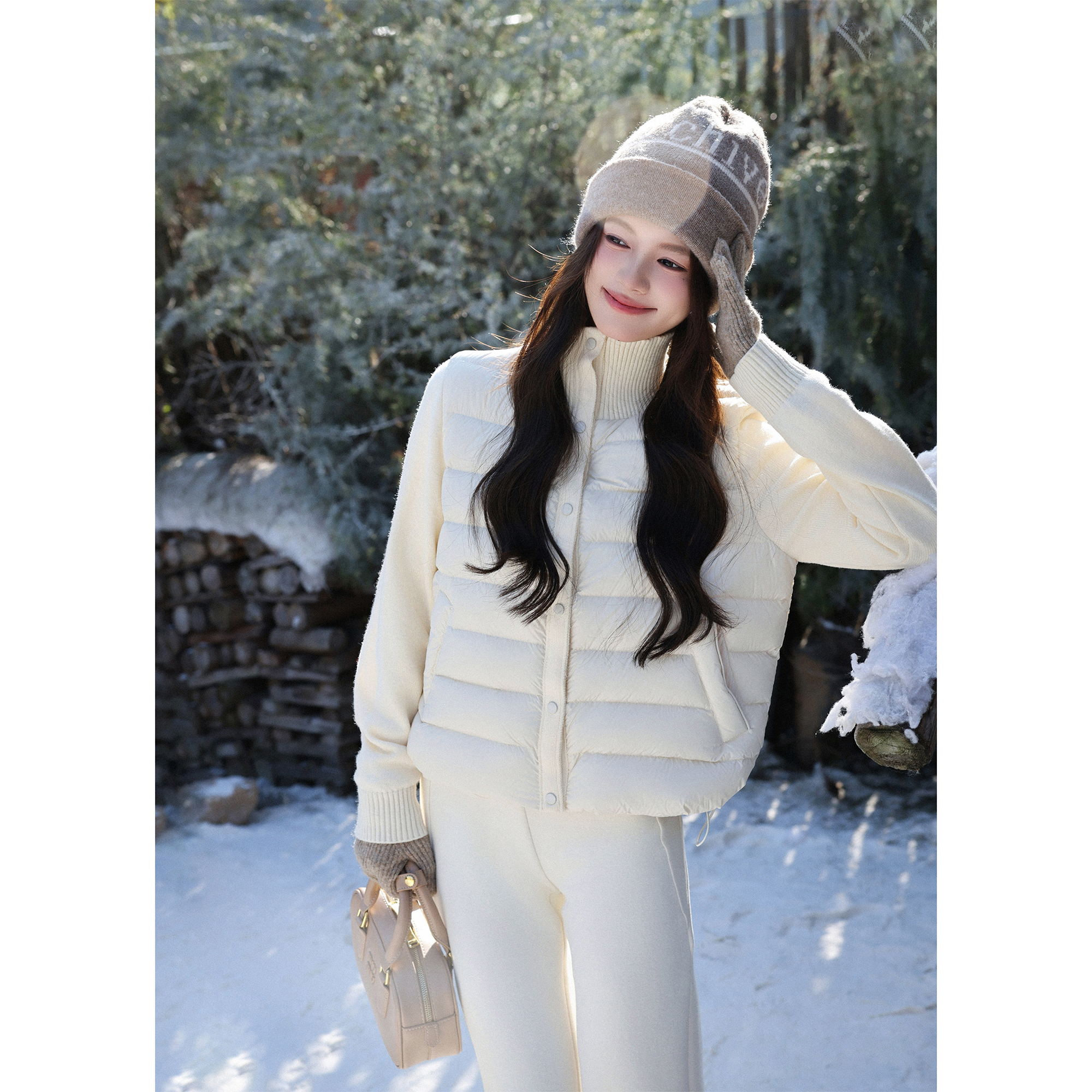 “云朵排骨羽绒”高品90白鸭绒 减龄针织袖拼接立领短款羽绒服