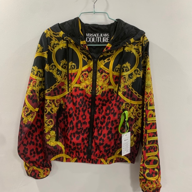99新 VERSACE/范思哲 连帽外套/40码/C00904