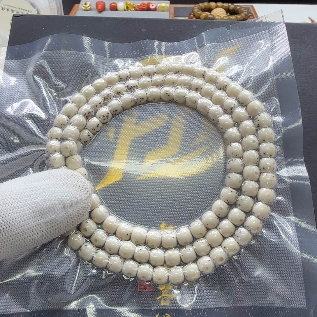 星月菩提吊坠35梵天冰白通体6鼓珠108一物一图