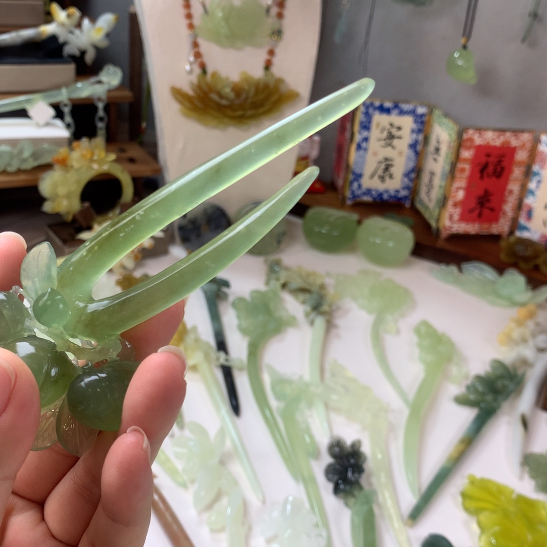 蛇纹石玉未镶嵌发饰