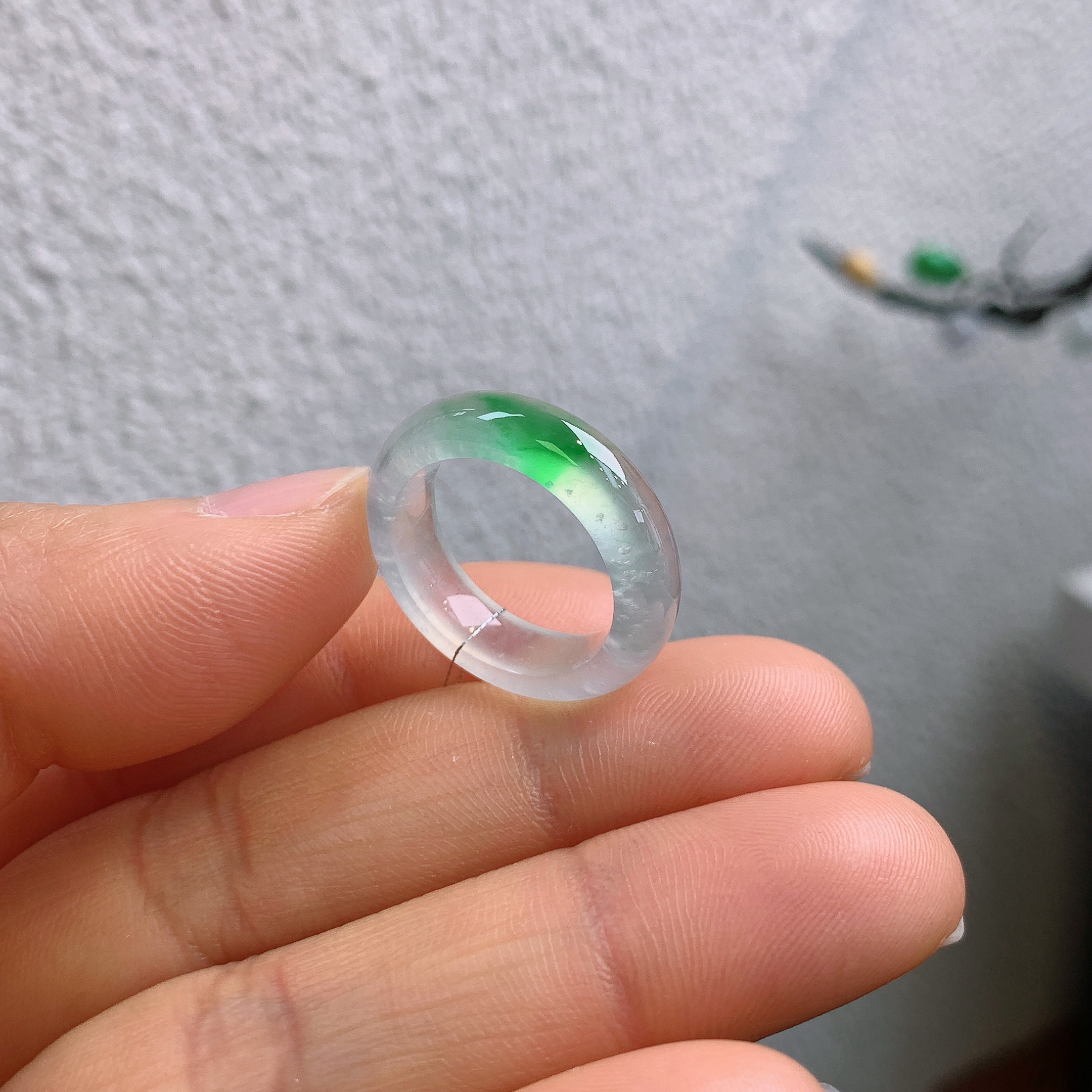 11圈口缅甸天然翡翠A货冰阳绿荧光棒戒指388#