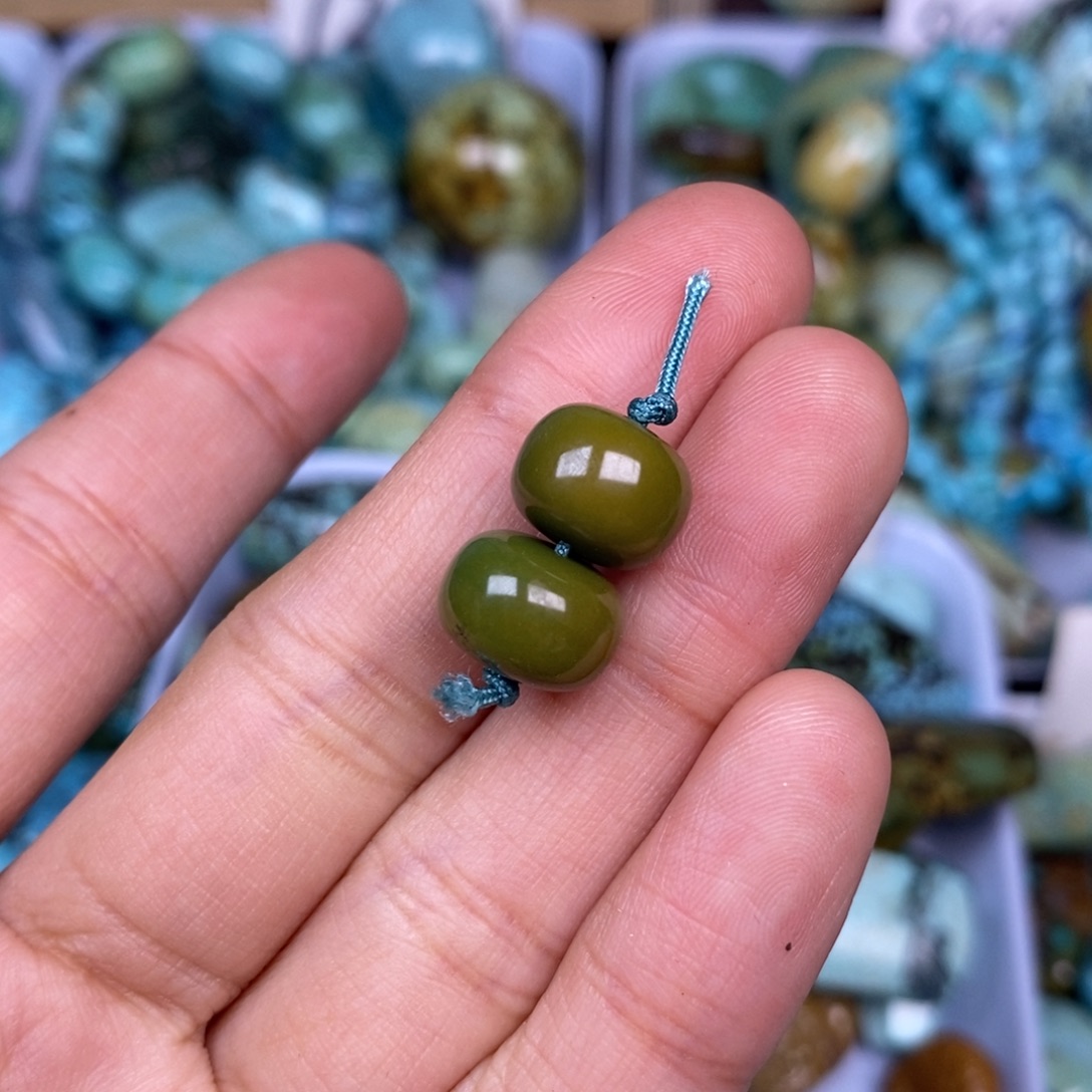 绿松石未镶嵌颈饰