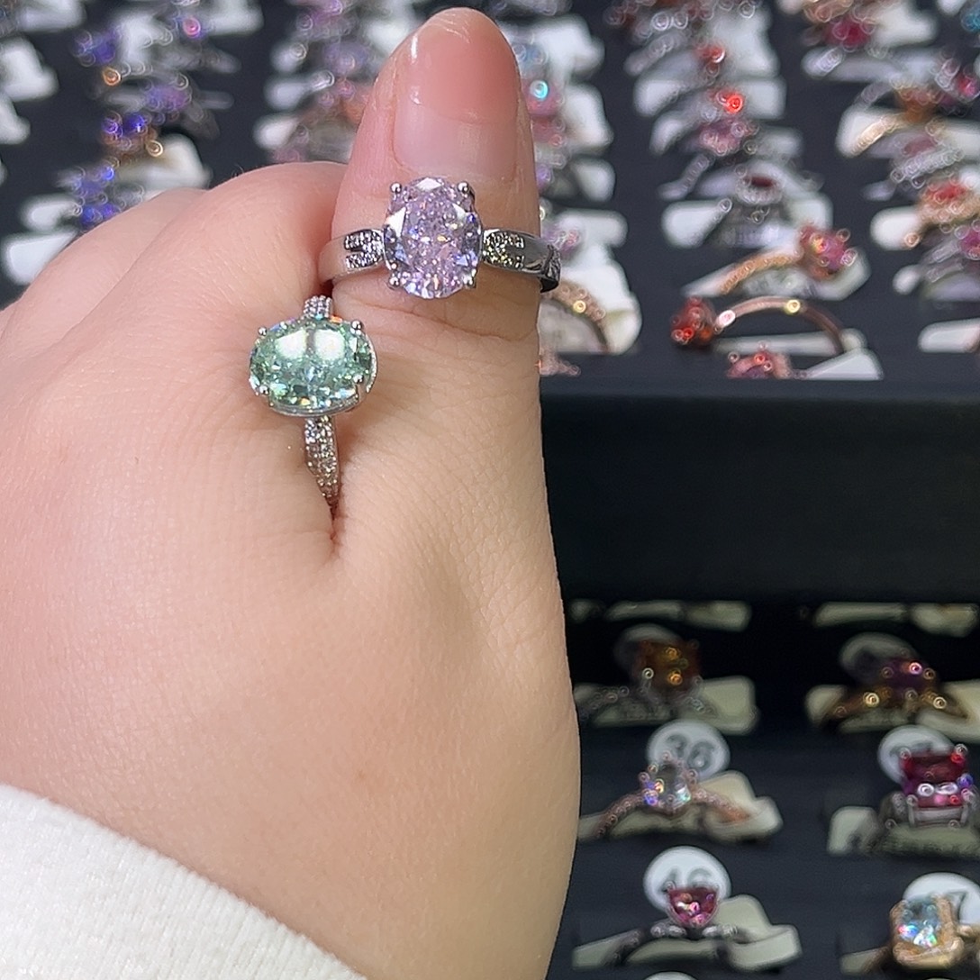 莫桑石非金属SH K白惊鸿鸽子蛋三卡-19（换浅绿冰花）