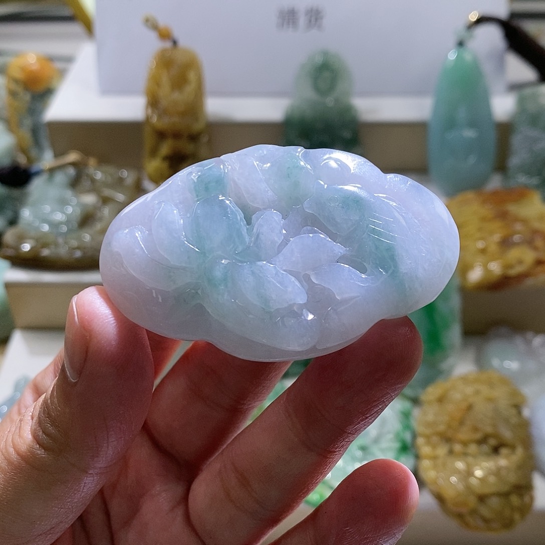 【闪购商品】翡翠颈饰未镶嵌鱼