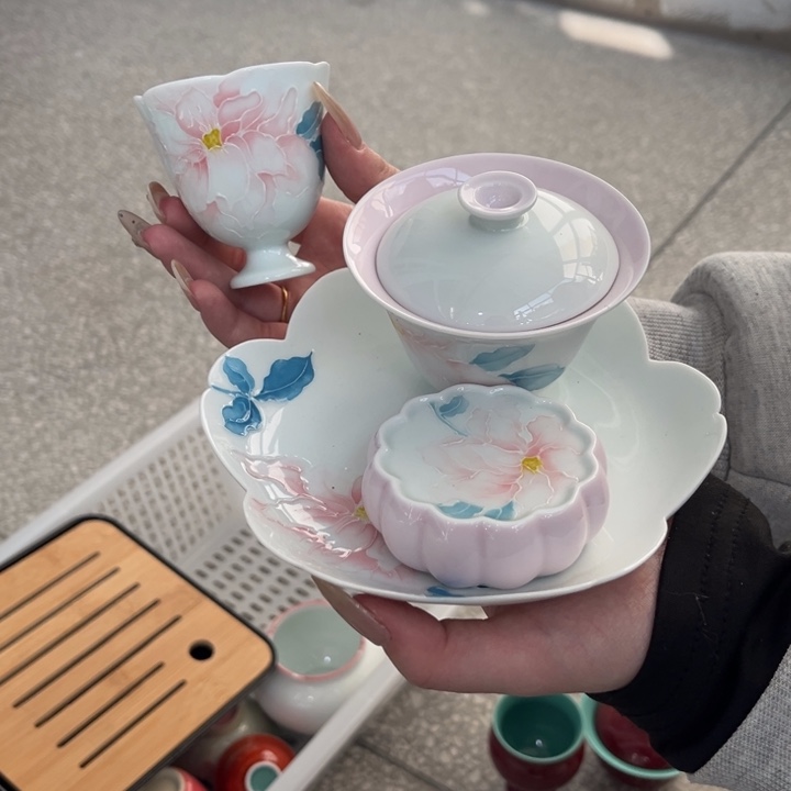 孤品微瑕四件套。               