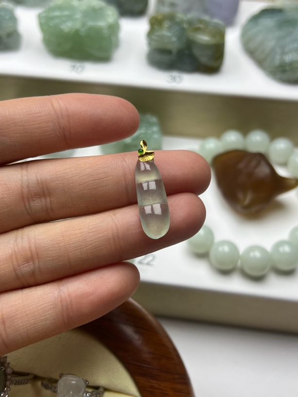 天然缅甸翡翠A货福豆