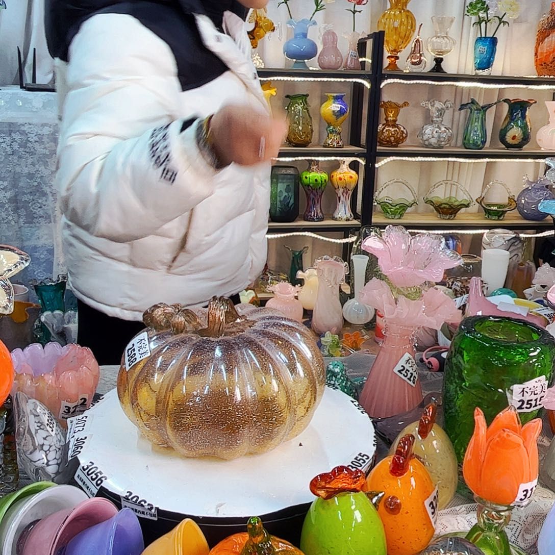 2588 家悦美居琉璃摆件不完美