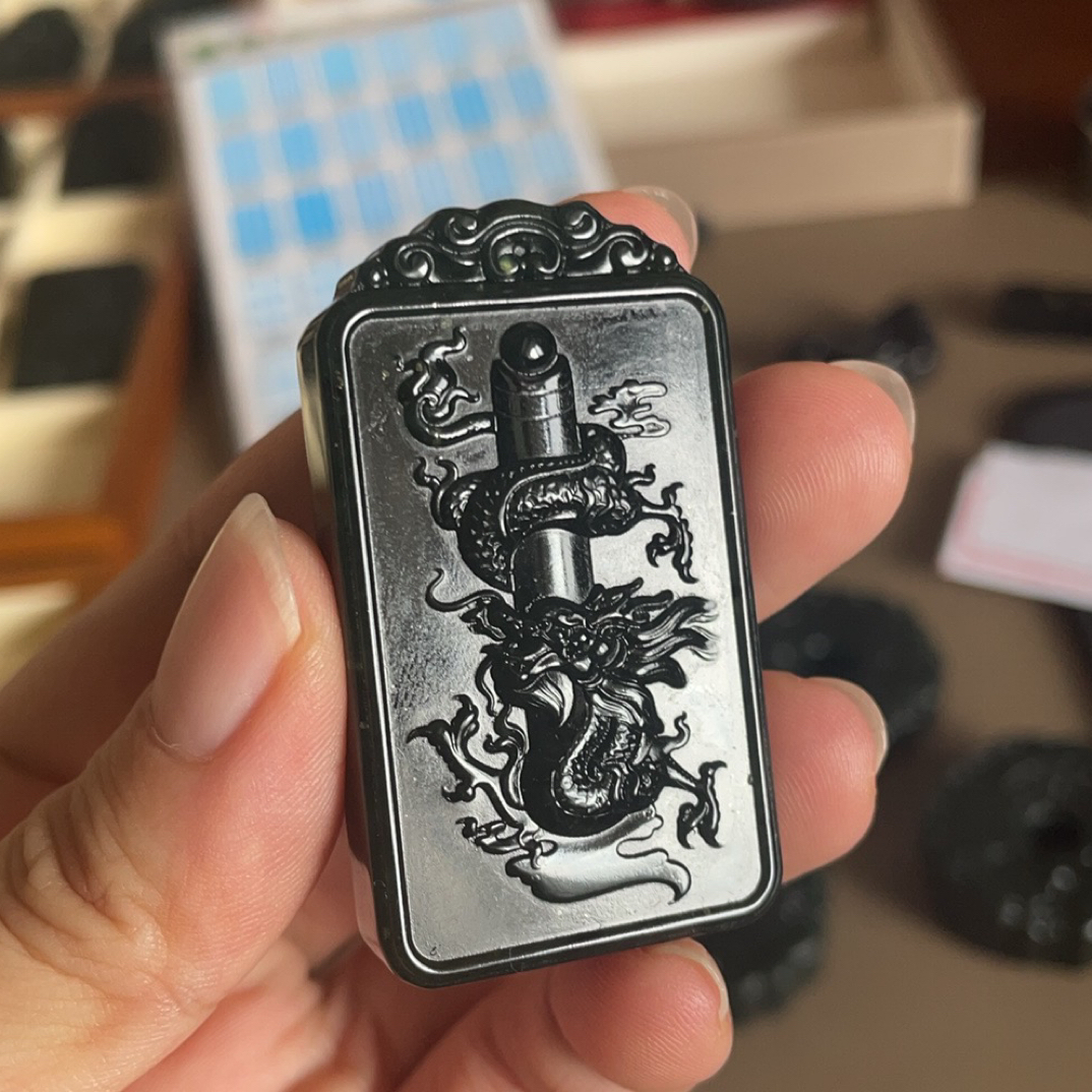 正品泰山玉龙牌 雕刻精美 栩栩如生
