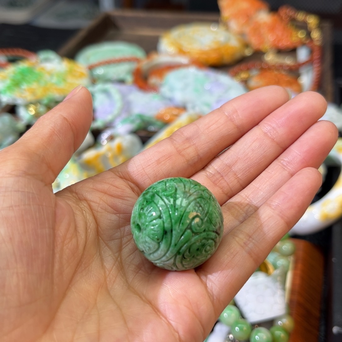 翡翠颈饰未镶嵌待编款