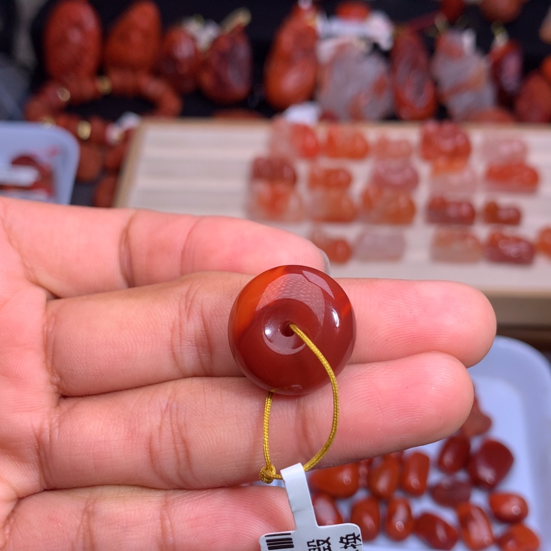 南红玛瑙未镶嵌珠宝半成品平安扣