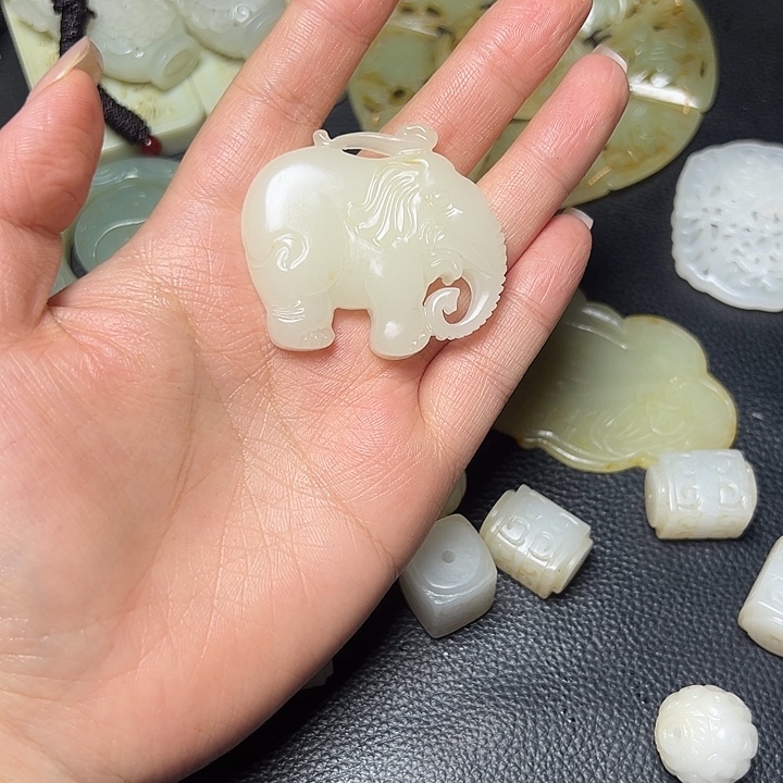 和田玉未镶嵌颈饰